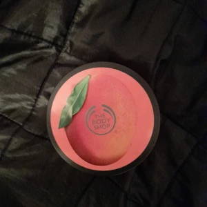 Body butter mango från the bodyshop  - Stora burken från the body shop, ej använt. 