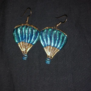 örhängen - söta örhängen föreställande luftballonger!