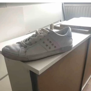 Stjärn sneakers - Så coola sneakers! Är så bekväma!