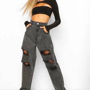 Oversized jeans från Boohoo - Strl 44! Helt oanvända med prislapp kvar 