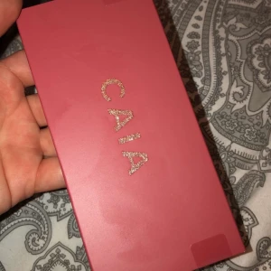 Helt ny Caia Metallics palett - de jag tagit bild på är min egna, råkade beställa två så säljer en nu helt oöppnad, nypris 495 så kom med bud!! HAR FÅTT BUD PÅ 300 IFALL NÅGON VILL BUDA ÖVER