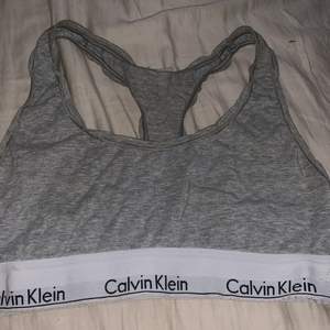 Calvin Klein topp i storlek M💕