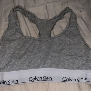 Calvin Klein - Calvin Klein topp i storlek M💕