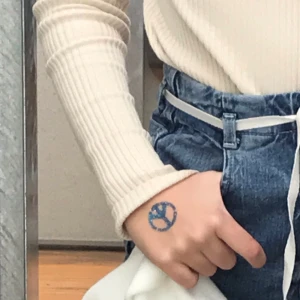 Weekday jeans - Slack  - Säljer mina oanvända jeans köpta på weekday i london, modellen är ”Slack”. Jag är 169 cm å dem sitter bra i längden på mig:) 