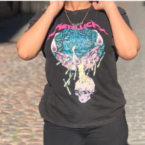 T-shirt - Grå T-shirt. Använt några gånger bara . Storlek  S