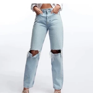 Gina Jens - Säljer dom populära jeansen från Gina tricot då dom är lite för stora för mig men skitsnygga. skriv till mig privat vid intresse💖