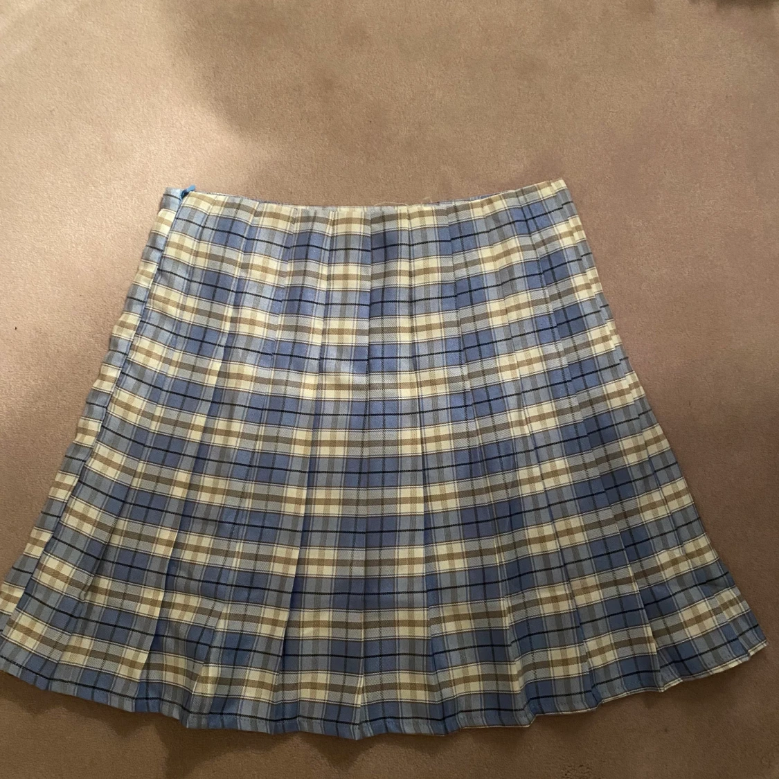 As snygg rutig kjol - 90