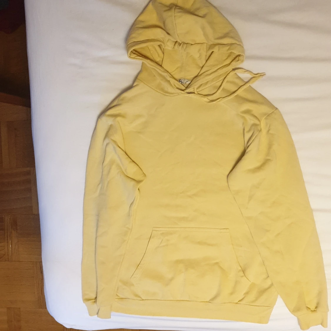 Gul hoodie XS men stor i storleken - 90