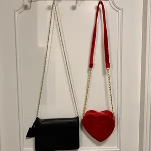 Svart handväska från H&M, röd handväska från Monki. En för 50kr eller båda för 90kr (RÖDA SÅLD)