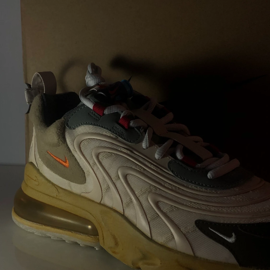 Nike 270 Travis Scott - 90