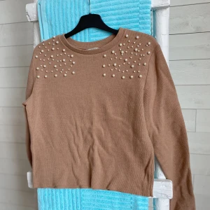 Tröja - Långärmad tröja från Zara, endast använd enstaka gånger! ✨