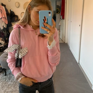 BRANDY MELVILLE HOODIE💗💗💗 - Från brandy Melville, såååå fin och skön💗💗