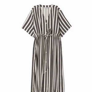  - Chalk shirt dress från weekday.  Storlek XS.  Endast använd en gång.  Köparen står för frakten  