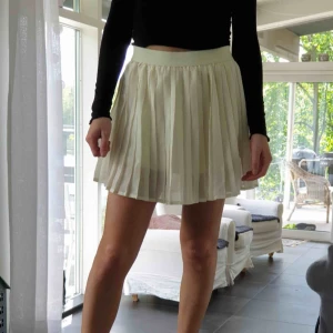  - Superfin kjol från bikbok strlk S.