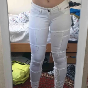  - Coola byxor i nyskick. Står M men passar S/XS