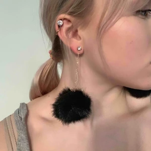  - 💍Puffiga örhängen!💍30kr. Finns att hämta i Lund eller Malmö i Skåne, annars ingår frakt💖