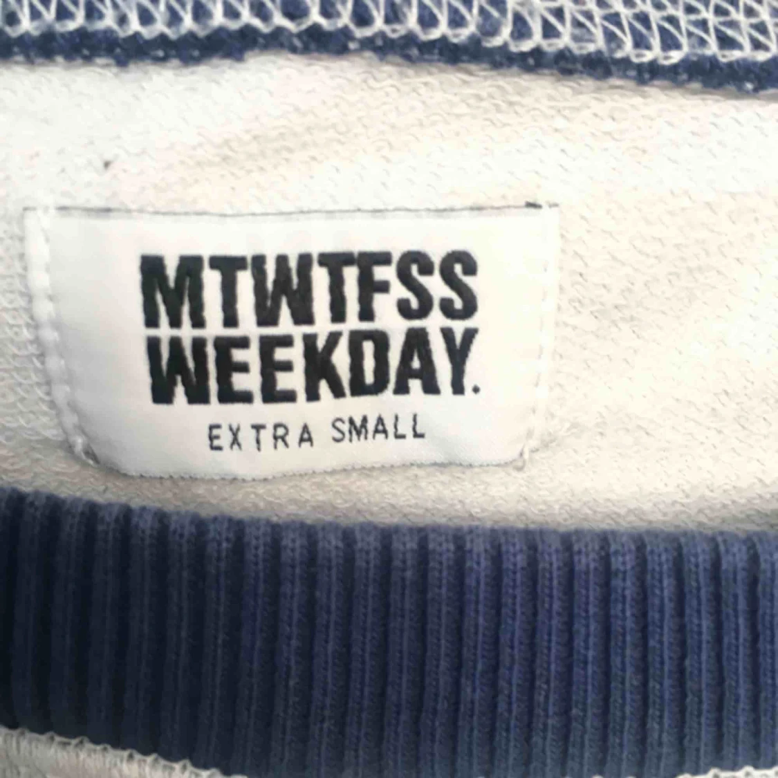 Sjukt snygg tröja från Weekday - 90