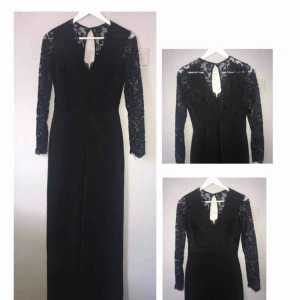  - En helt oanvänd jumpsuit svart från Nelly, den är stor i storleken, säljs pga för stor, skulle passa S/M.            NYPRIS 500kr, frakt tillkommer💓