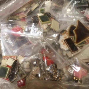  - Blandning av 10 mosaikbitar 🌻 10kr/påse