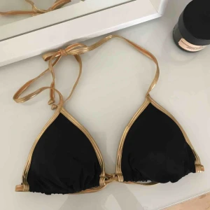  - Bikinitopp från H&M. Frakten är inkluderad i priset. Betalning med swish