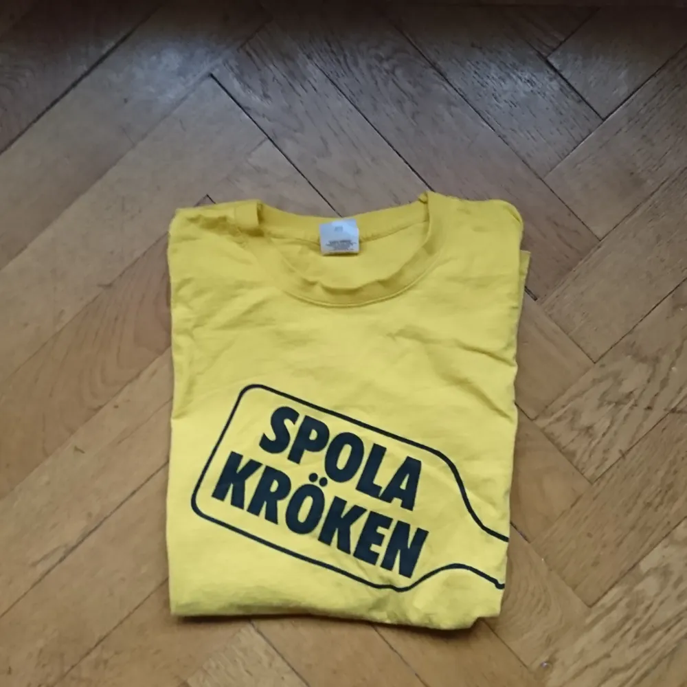 T-shirt med Systembolagets gamla reklam slogan 