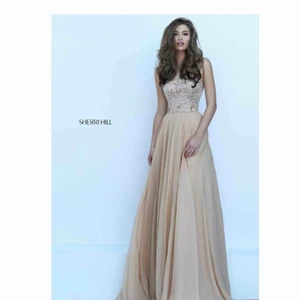  - Sherri Hill balklänning (5000kr som ny), änvant bara en gång men var för liten för mig