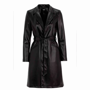  - SÖKER MOLLY PU JACKET från bubbleroom. Pris spelar ingen  roll vill bara ha den jackan 😍😍 