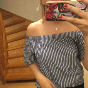  - Snygg offshoulder från banana republic, köpt i USA 