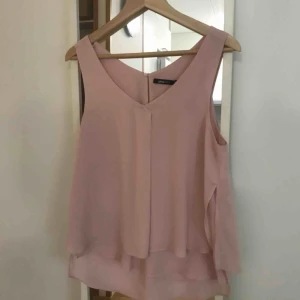  - Gammelrosa linne från Gina i storlek 36. Knappt använd. 