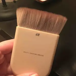 Multi-tasking brush