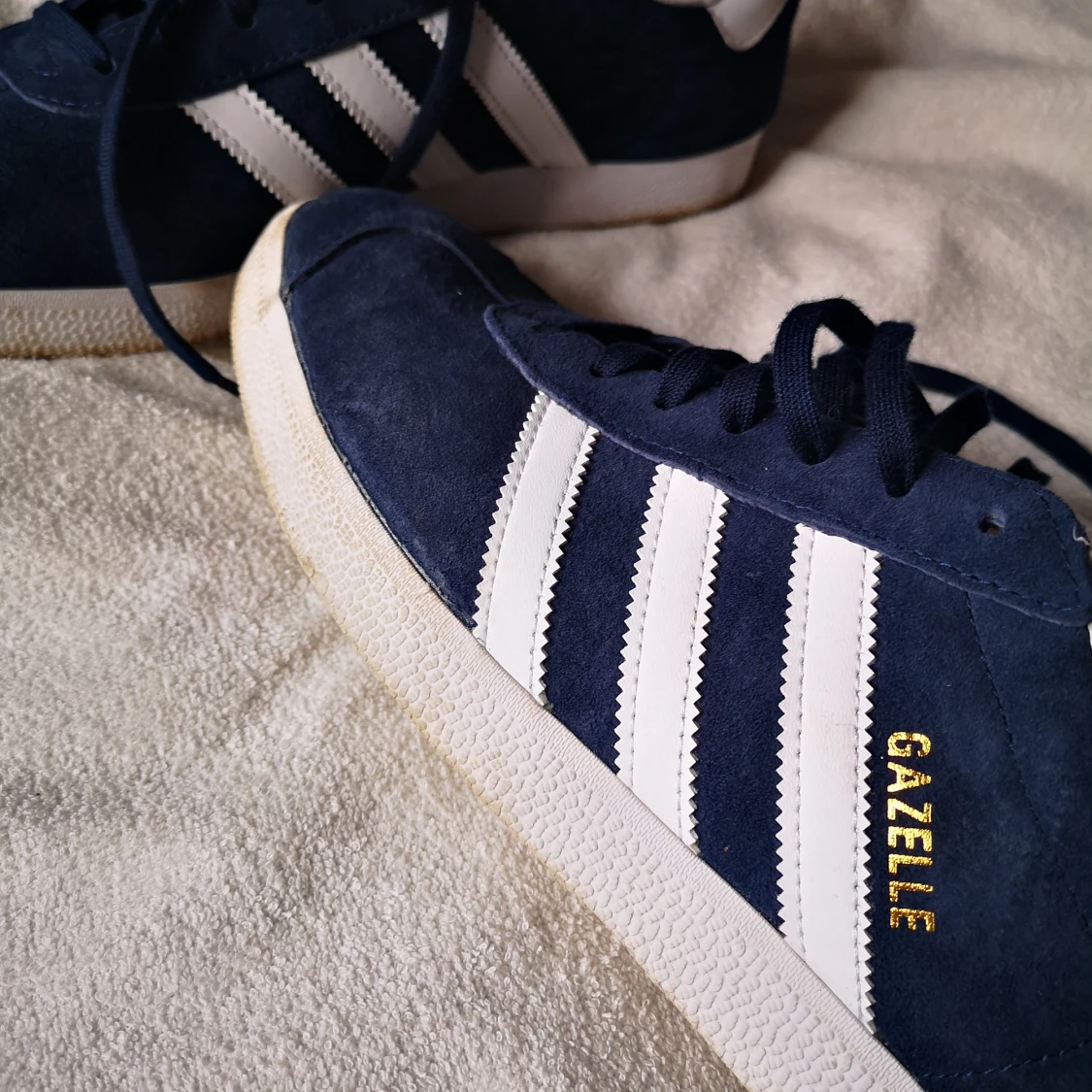 Adidas gazelle marinblå str 45,5 - 90