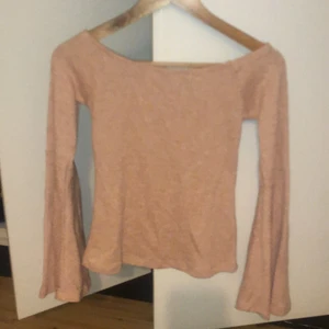 Blus - Oanvänd blus från bikbok