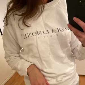 Acqua Limone Sweatshirt  - Acqua Limone Sweatshirt i storlek XS. ❤️