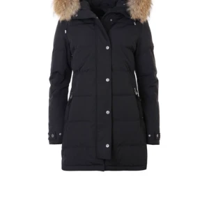 Hollies jacka - Jag tänkte sälja min Hollies subway jacka. Använd fåtal gånger och är i bra skick, skriv för mer bilder. Nypris, 4199