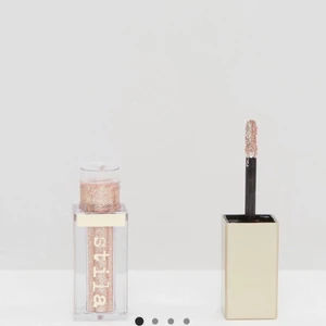 Stila - Hejsan, säljer denna glitter ögonskugga som är använd 1 gång samt swatchat.