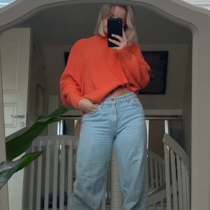 Stickad tröja - En av mina gamla favoriter men som inte längre är min stil helt enkelt. Simpel men så fin och bekväm!🥰