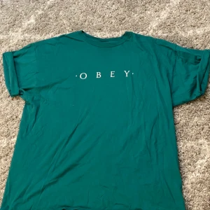 Obey t-shirt - Obey T-shirt köpt på Carlings