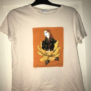 T-shirt från zara, strl M - Cool T-shirt med tryck, storlek M. Knappt använd