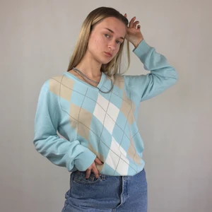 Argyle Sweater - Argyle sweater. Från Daily Women. Storlek XXL. 60% cotton, 40% acrylic. Lite nopprig. Ingen retur eller refund. Använder helst Safepay då det blir säkrare för båda (Safepay tar 10% av priset och spårbar frakt på 63kr är inräknad) 