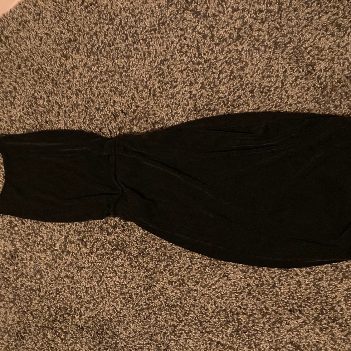 Klänning med öppen rygg