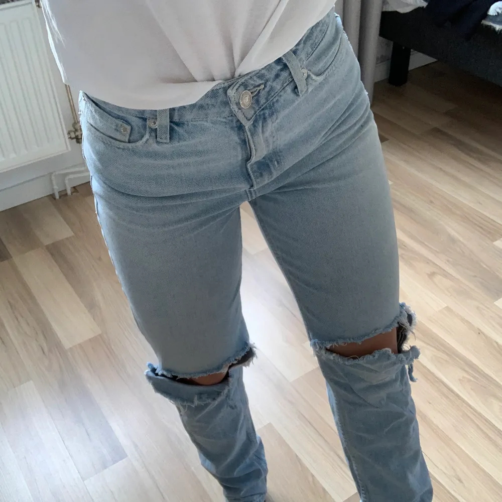 Säker dessa jättesnygga jeans från mango strl 34. Pris + frakt. Jeans & Byxor.