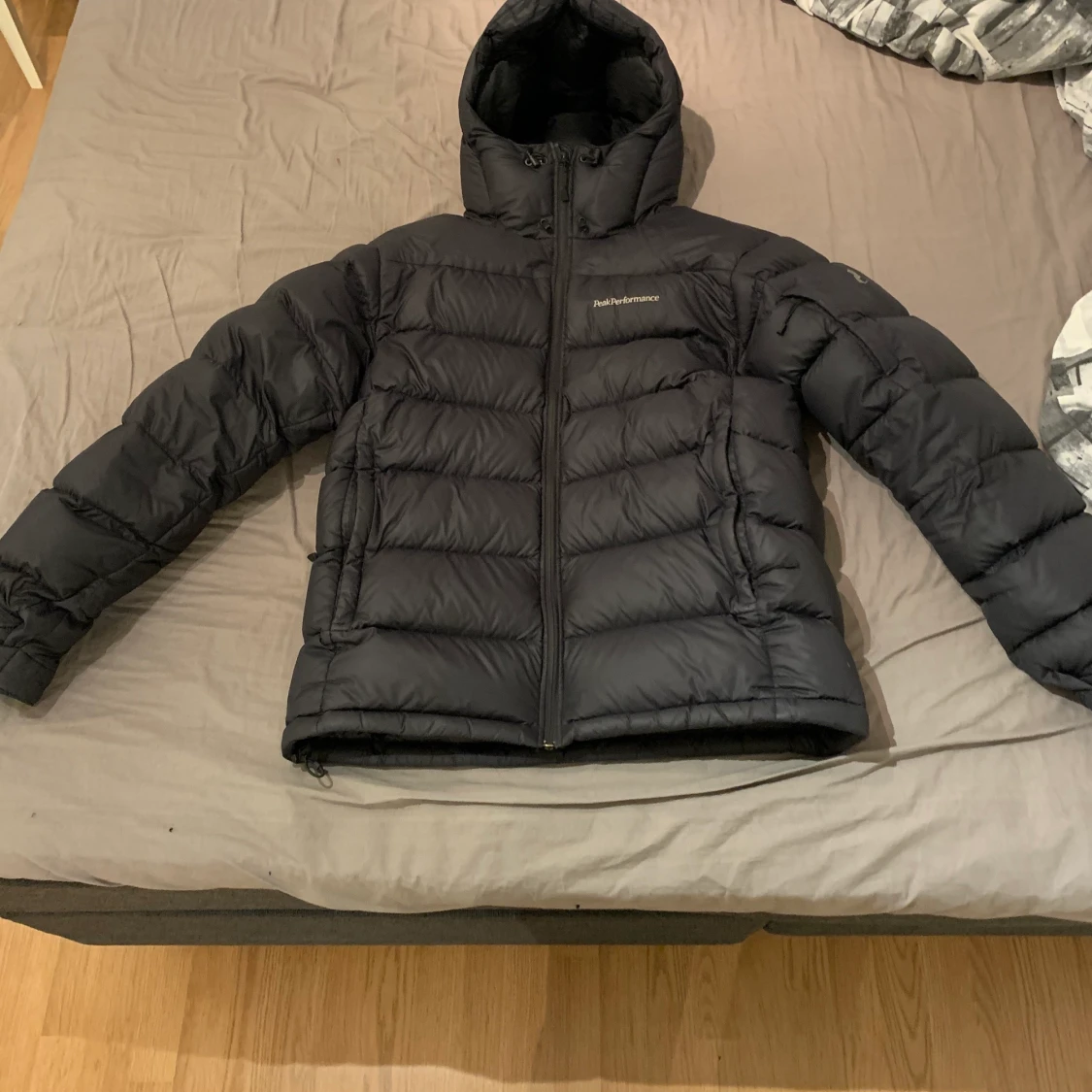 Peak performance frost down jacka