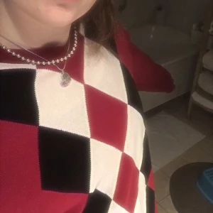 Så cool sweater✨ - Jättefin sweater köpt second hand! Säljer för 60 inkl frakt😇