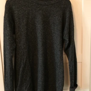 Grå tröja - SÅ mjuk!! Från gina. Superfint skick