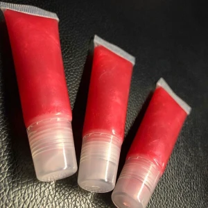 Läppglans  - Bella🍓💫 läppglans med doft av jordgubb 