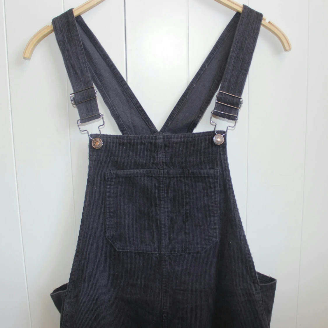 Svart-grå hängselklänning från Brandy Melville - 90