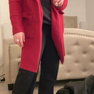 Röd kappa - Oanvänd röd kappa