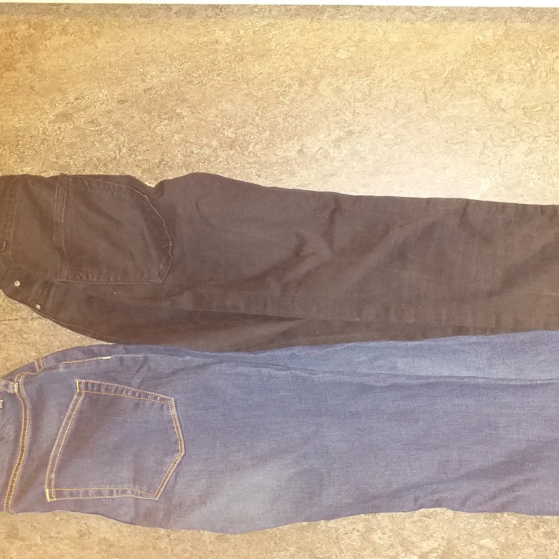 High waist skinny jeans storlek S 2 för 150kr 1 för 80kr kan mötas i stockholm