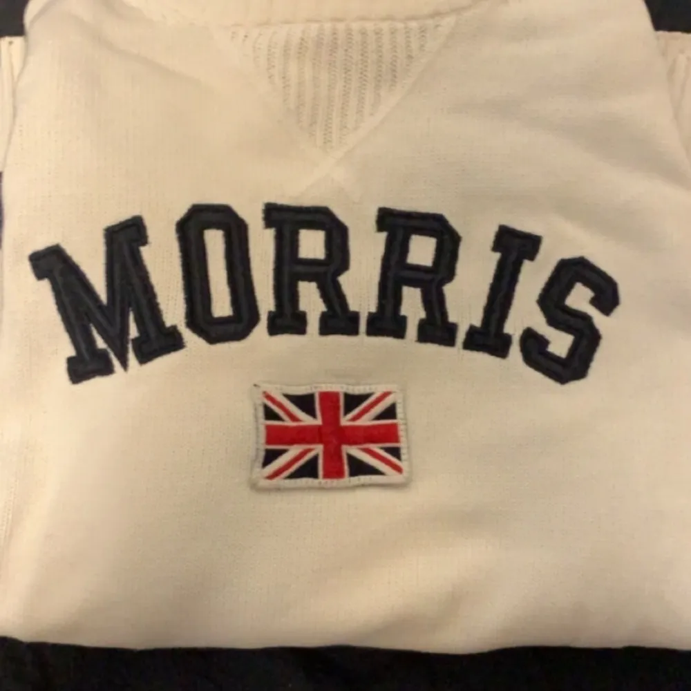 Riktigt snygg Morris tröja som aldrig kommer till använding. Stickat.