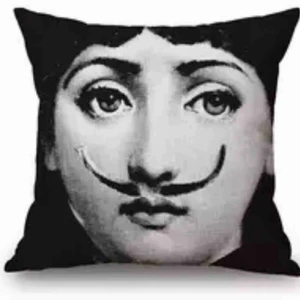  - NYTT Designat KUDDFODRAL MÅTT45X45CM ETT HELT PLOMBERAT KUDDFODRAL, EJ Fordring SNABB LEVERANSTID:1-3 VaRDAGAR BJUDER PÅ PORTOT